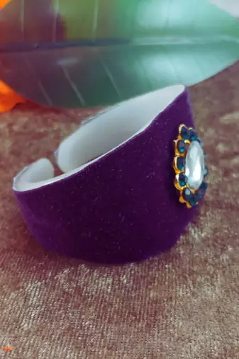 Purple acrylic kundan stud free size bracelets