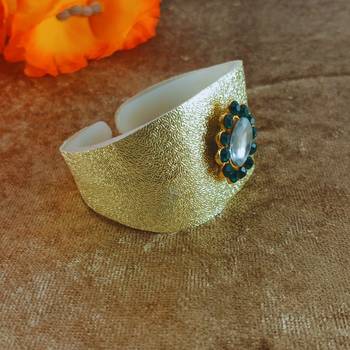 Golden acrylic kundan stud free size bracelets 3