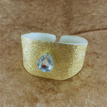 Golden acrylic kundan stud free size bracelets 1