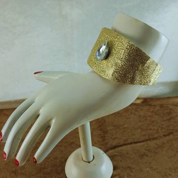 Golden acrylic kundan stud free size bracelets 2