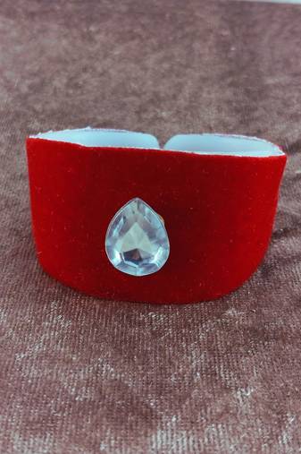 Red acrylic kundan stud free size bracelets