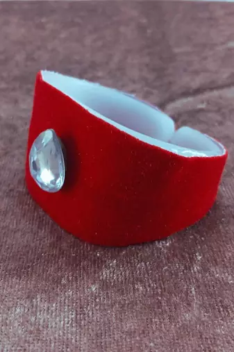Red acrylic kundan stud free size bracelets