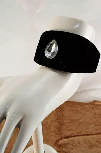 Black acrylic kundan stud free size bracelets