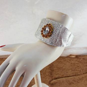 White acrylic kundan stud free size bracelets 2
