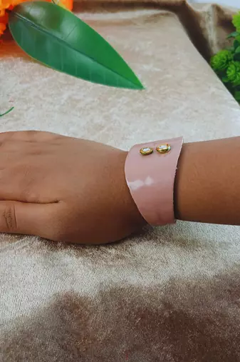 Light Pink acrylic kundan stud free size bracelets