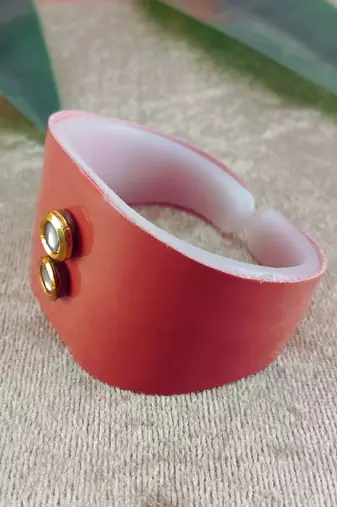 Dark pink acrylic kundan stud free size bracelets