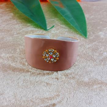 Light Pink acrylic kundan stud free size bracelets 1