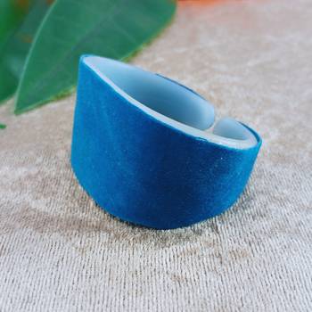 Radium acrylic plain free size bracelets 3