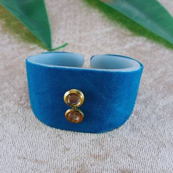 Radium acrylic kundan stud free size bracelets 1