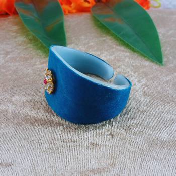 Radium acrylic kundan stud free size bracelets 3