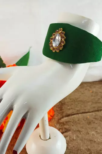 Green acrylic kundan stud free size bracelets