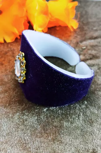 Purple acrylic kundan stud free size bracelets