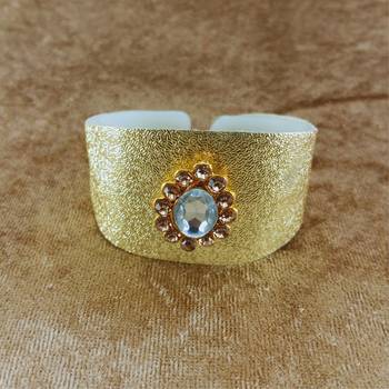 Golden acrylic kundan stud free size bracelets 1