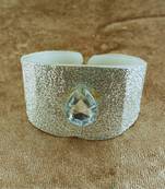 White acrylic kundan stud free size bracelets