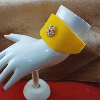 Yellow acrylic kundan stud free size bracelets 2