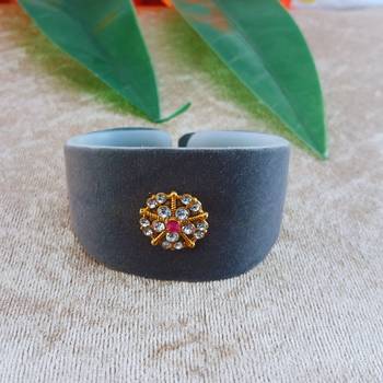 Grey acrylic kundan stud free size bracelets 1