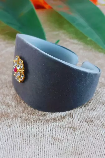Grey acrylic kundan stud free size bracelets