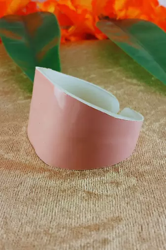 Pink acrylic plain free size bracelets