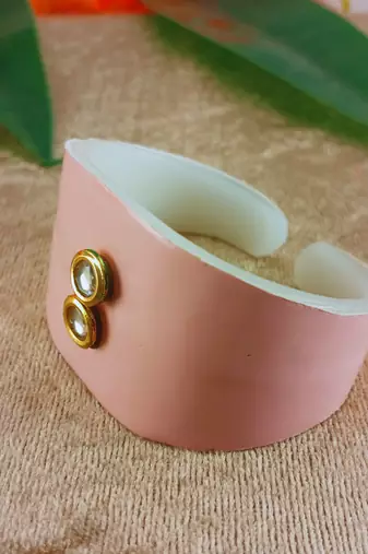 Pink acrylic kundan stud free size bracelets
