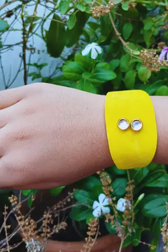 Yellow acrylic kundan stud free size bracelets