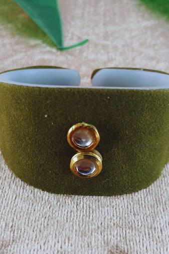 Dark green acrylic kundan stud free size bracelets