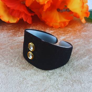 Black acrylic kundan stud free size bracelets 3