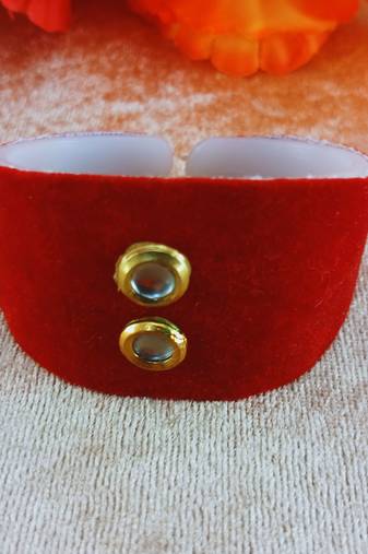 Red acrylic kundan stud free size bracelets
