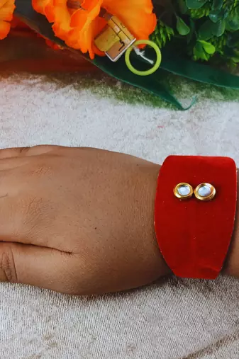Red acrylic kundan stud free size bracelets