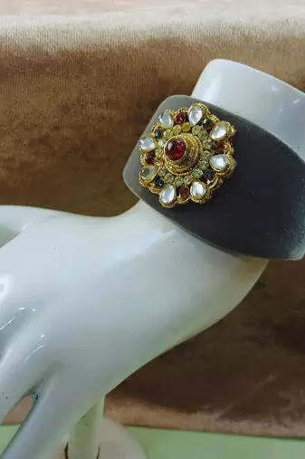 Grey acrylic kundan stud free size bracelets