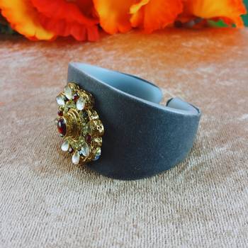 Grey acrylic kundan stud free size bracelets 3