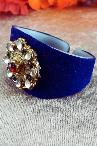 Blue acrylic kundan stud free size bracelets