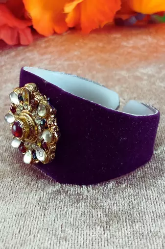 Purple acrylic kundan stud free size bracelets