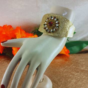 Golden acrylic kundan stud free size bracelets 2