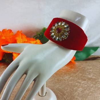 Red acrylic kundan stud free size bracelets 2