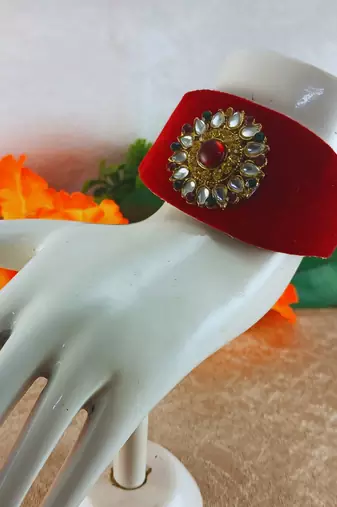 Red acrylic kundan stud free size bracelets