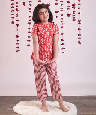 Red cotton woven girls top and pant set 2