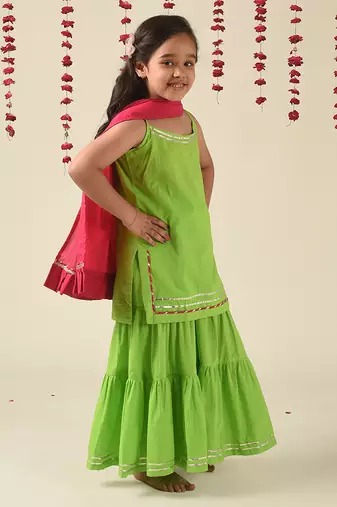 Green cotton woven girls clothing set