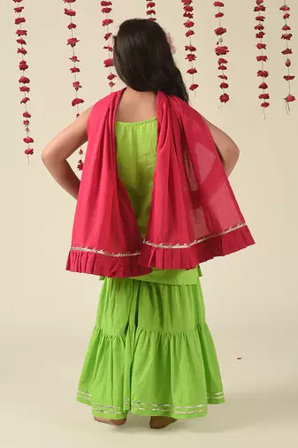 Green cotton woven girls clothing set