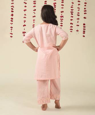 Pink cotton woven girls kurta pant set 4