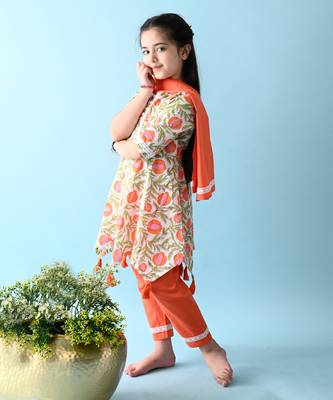 Orange cotton woven girls kurta & pant with dupatta 4