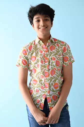 Multicolor woven cotton boys floral printed shirt