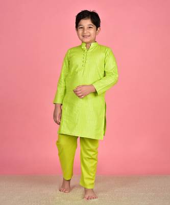 Green cotton woven boys kurta pyjama 1