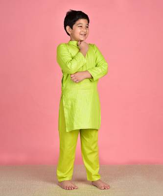 Green cotton woven boys kurta pyjama 2