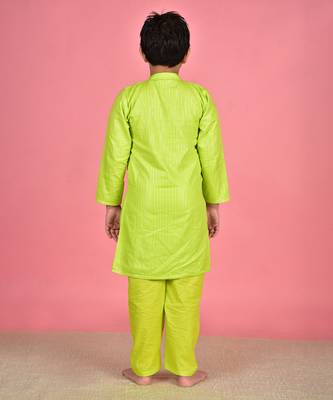 Green cotton woven boys kurta pyjama 3