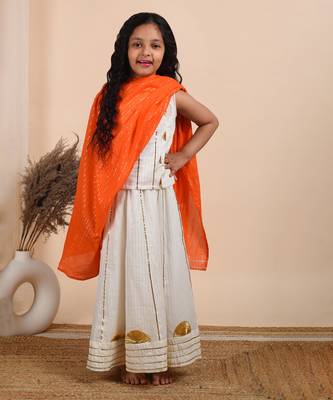 Ivory cotton woven top paired with skirt 1