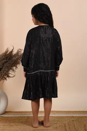Black solid cotton woven dress