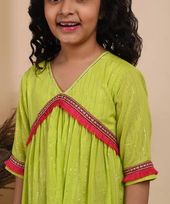 Green cotton woven kurta with pant 2