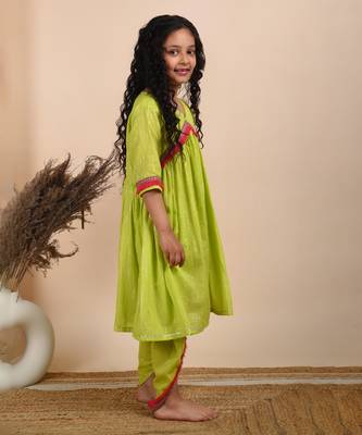 Green cotton woven kurta with pant 4