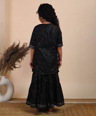 Black cotton woven kurta and sharara 3