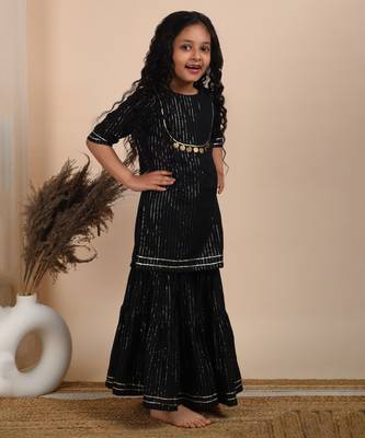 Black cotton woven kurta and sharara 4